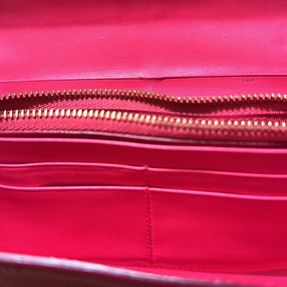 Authentic Salvatore Ferragamo Wallet - Picture 8 of 8